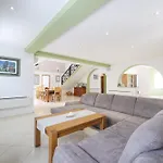 Anna Villa